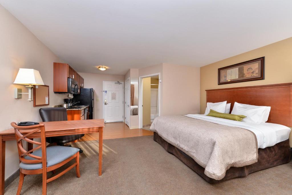 Candlewood Suites Williston photo