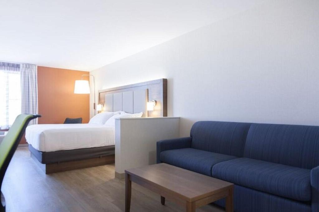 Holiday Inn Express Hotel & Suites Charlottetown Photo 16