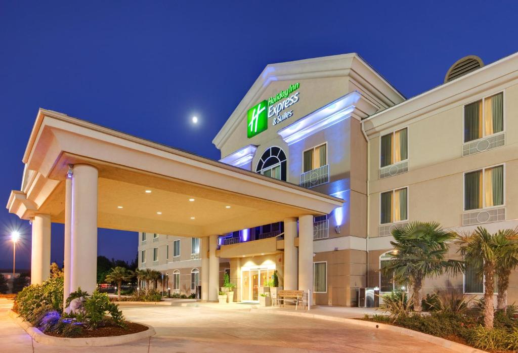 Holiday Inn Express Porterville photo