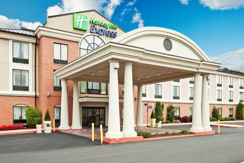 Holiday Inn Express And Suites - Quakertown Photo 11