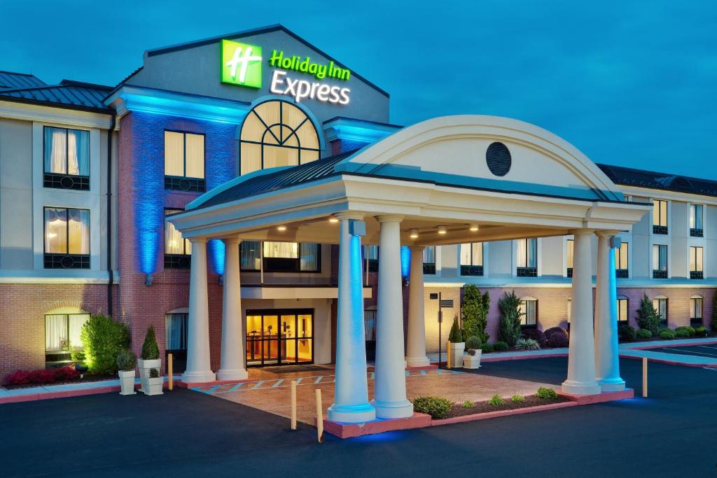Holiday Inn Express And Suites - Quakertown Photo 35