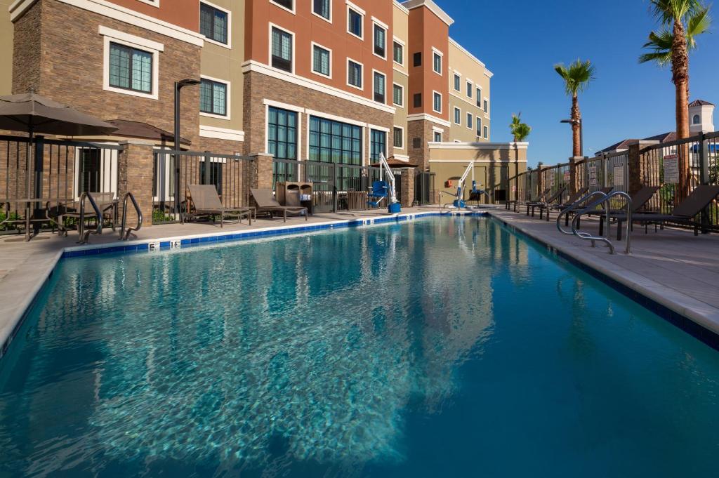 Staybridge Suites Phoenix - Biltmore Area photo