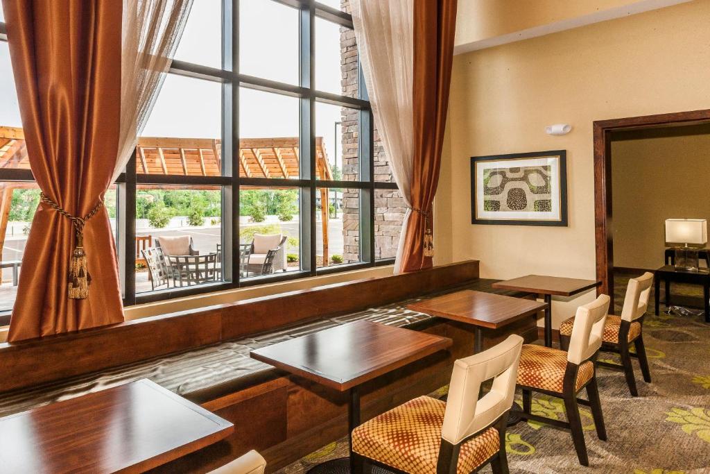 Staybridge Suites Knoxville West photo