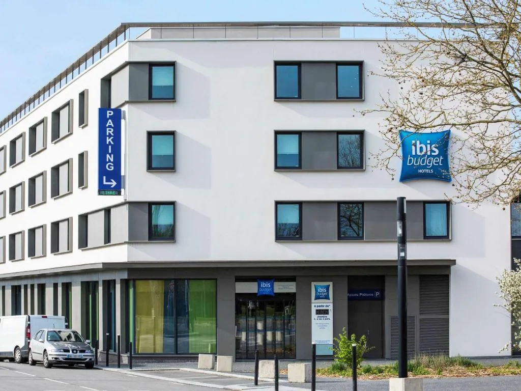 ibis budget Saint Quentin Yvelines - Vélodrome, hotel in Montigny-le-Bretonneux