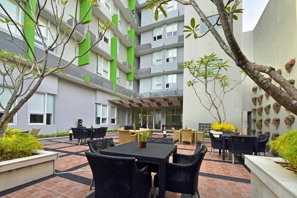 Whiz Hotel Malioboro Yogyakarta photo