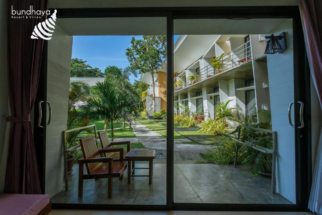 Facilities, Bundhaya Resort in Ko Lipe