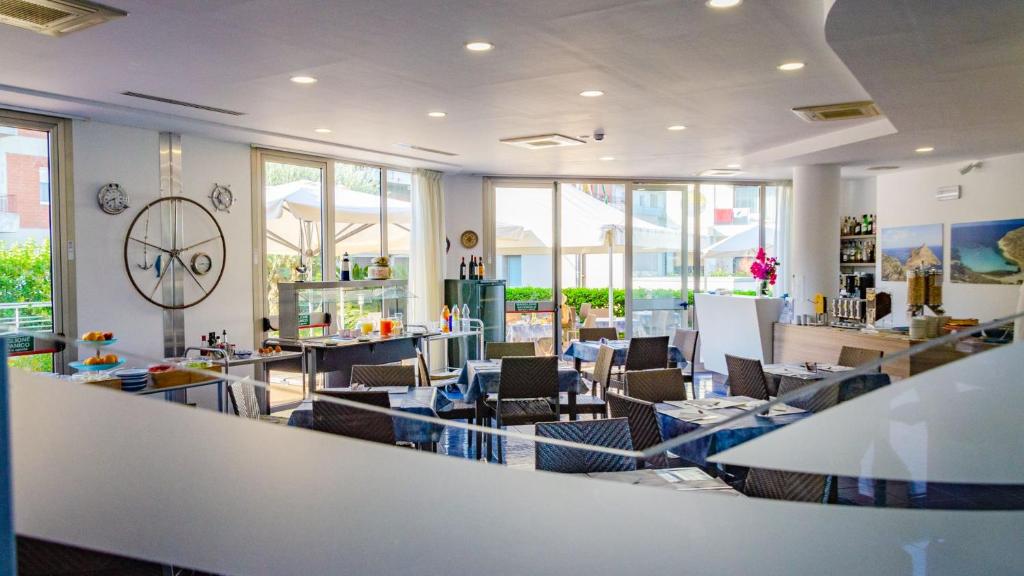 Astro Suite Hotel — Restauracje i bary in Cefalù, Sycylia