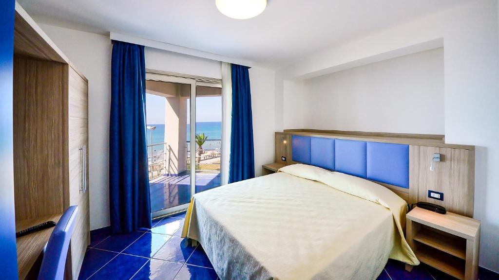 Astro Suite Hotel — Pokoje in Cefalù, Sycylia