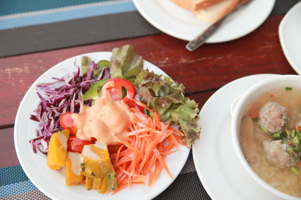 อาหารและเครื่องดื่ม