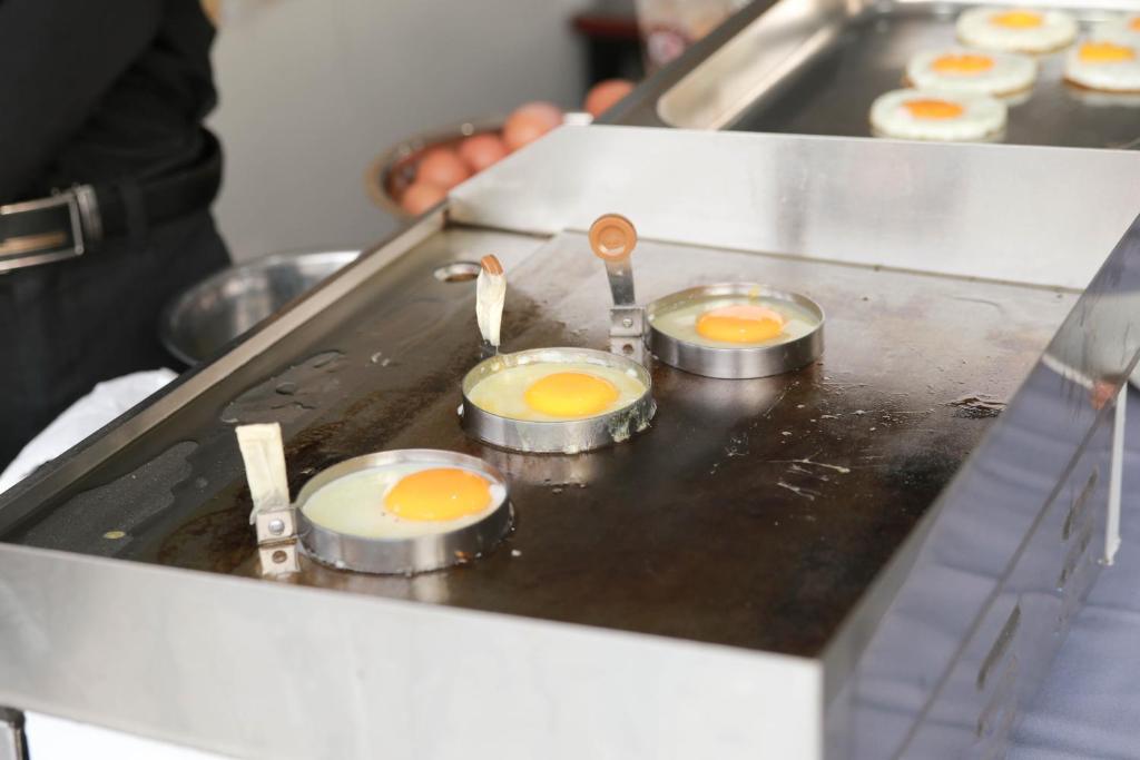 อาหารและเครื่องดื่ม