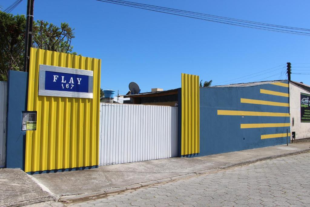 Pousada Flay 7 minutos do Aeroporto Florianopolis — Hotel in Florianopolis