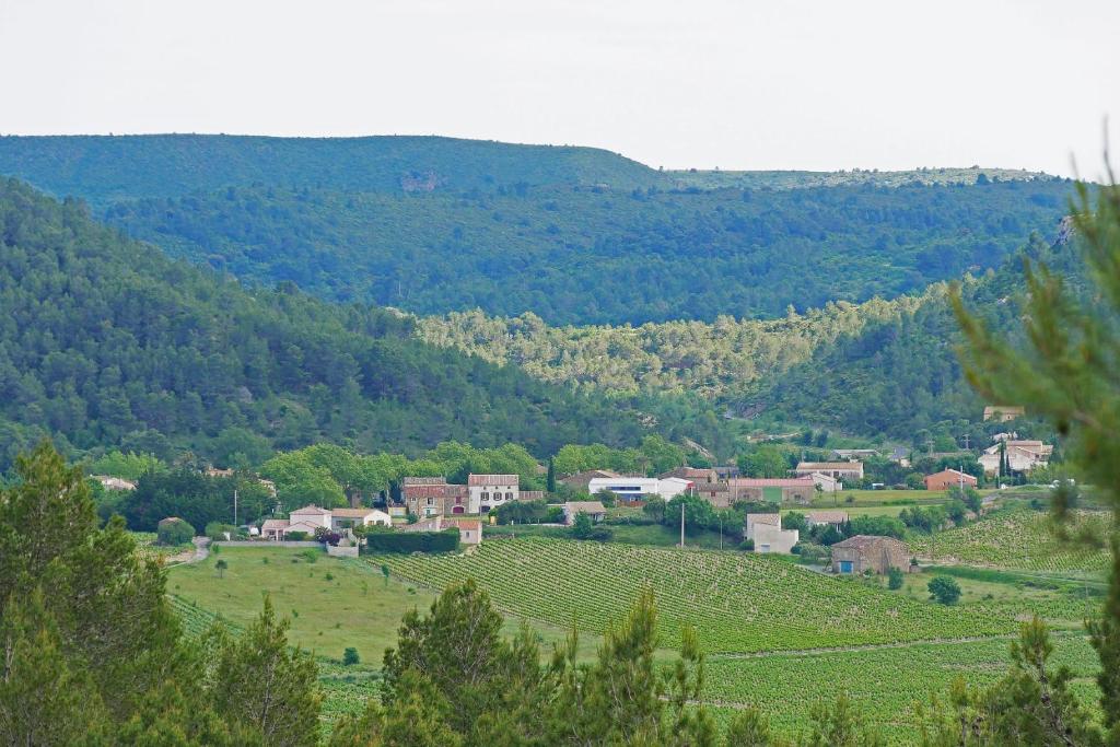 En pleine nature, calme, la maison de Jade, chambre climatisée