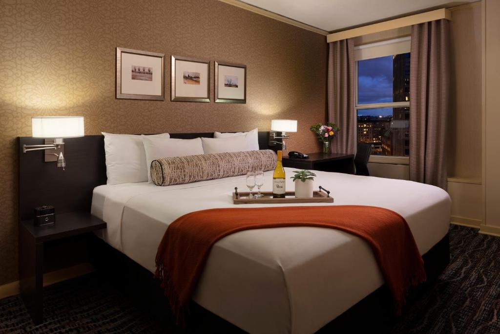 Executive Hotel Pacific