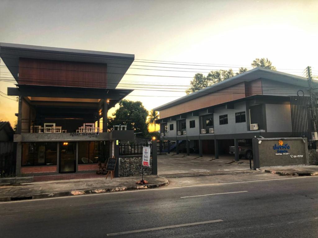 ปะการังรีสอร์ท (Pakarang Resort)
