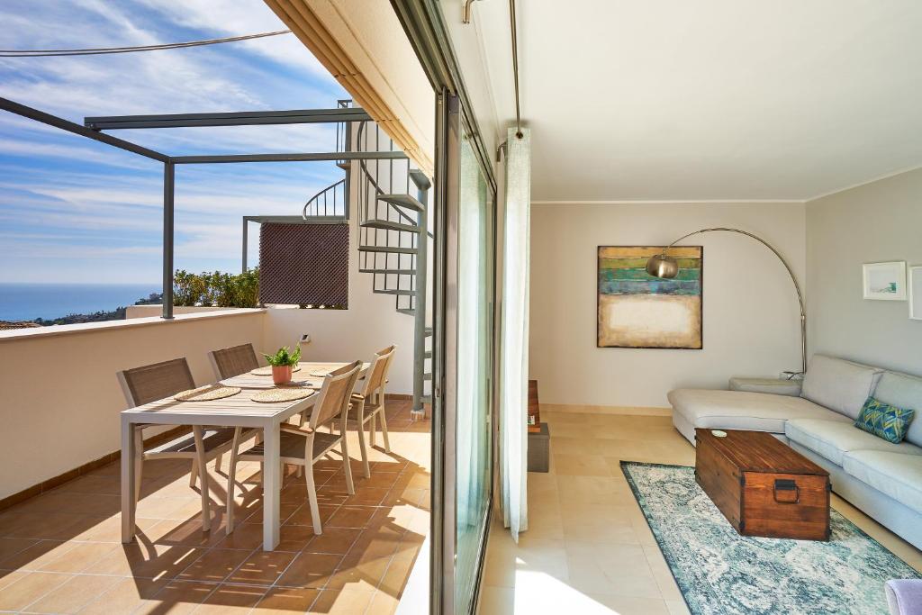 Sea View Penthouse, Pool, Privacy, Benalmadena - 2
