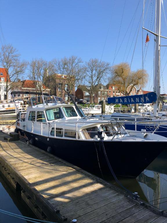 Boot & Breakfast - slapen op het water, Enkhuizen