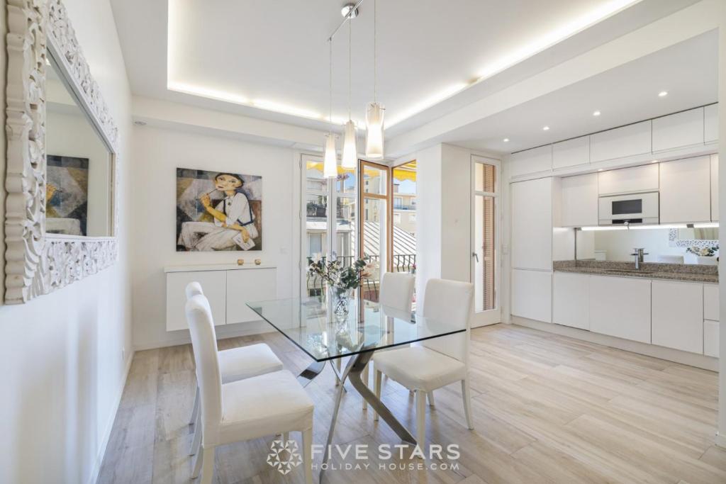 Suite Versailles Five Stars Holiday House 전경