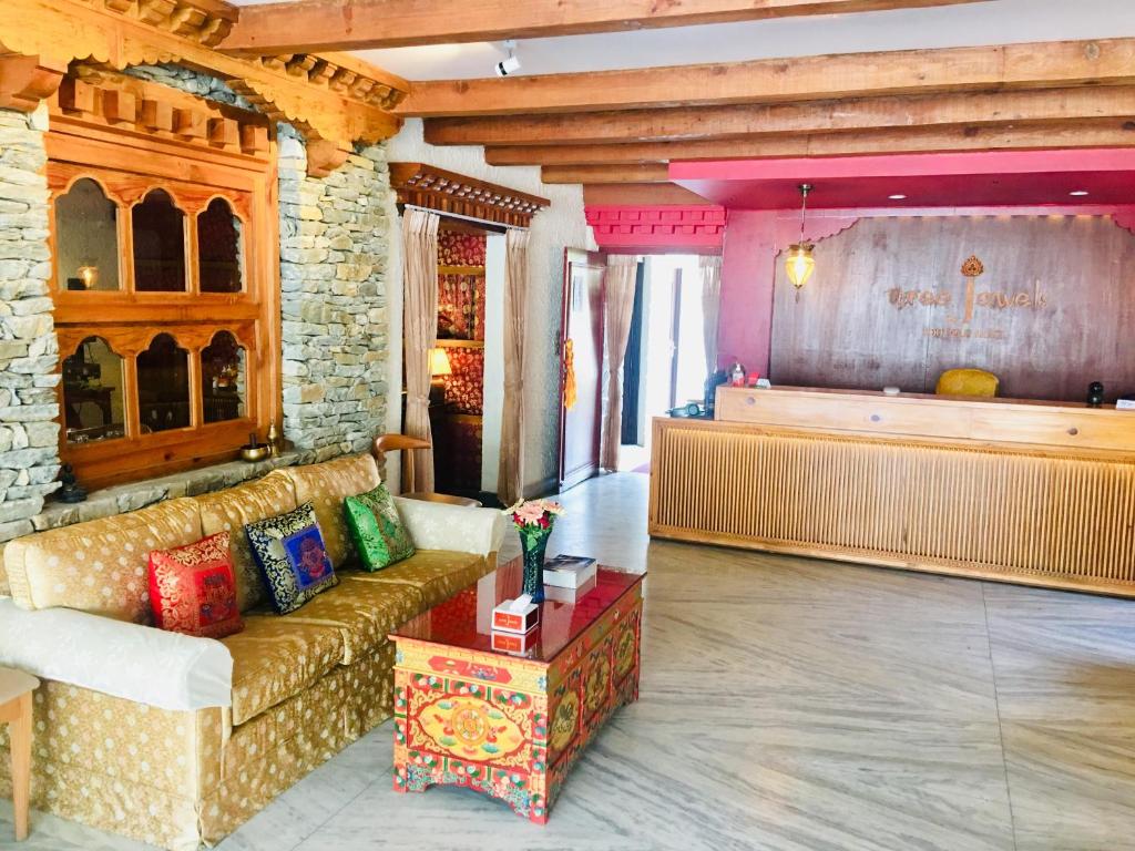 Three Jewels Boutique Hotel photo
