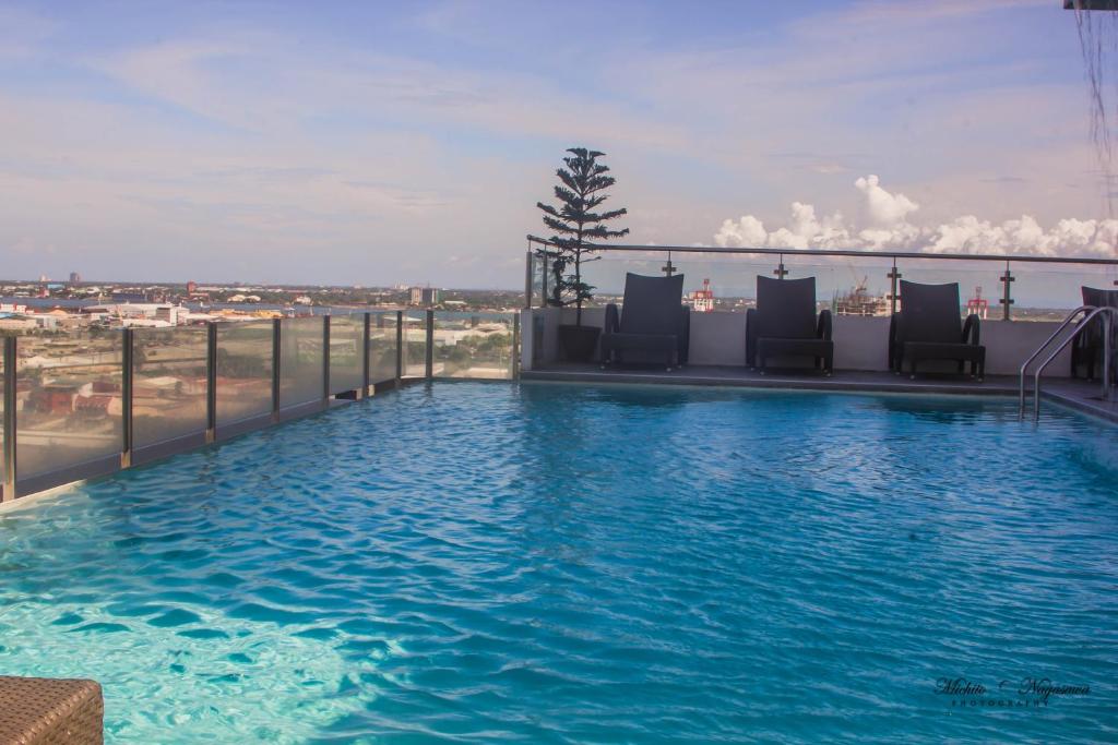 Mabolo Garden A4 near ayala mall free gym POOL photo