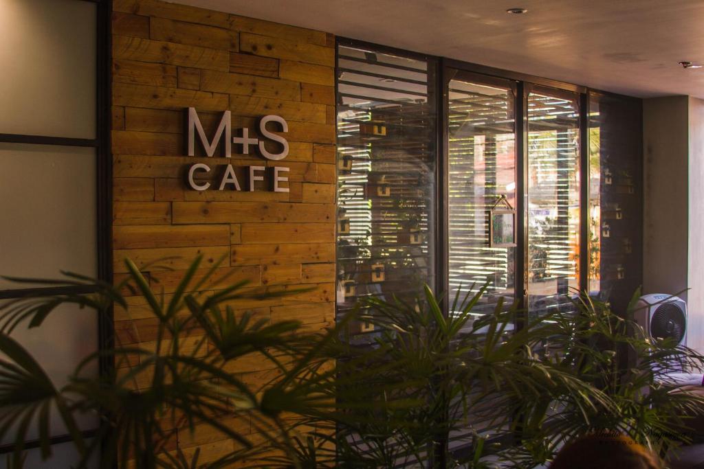 Mabolo Garden A4 near ayala mall free gym POOL photo