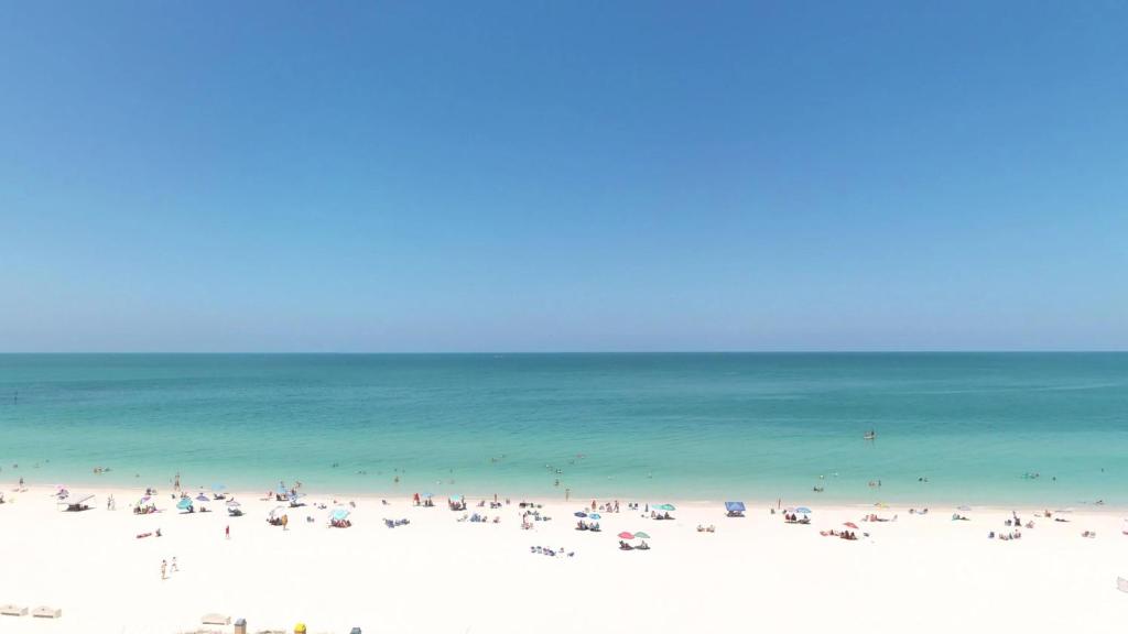 Steps Away from the Soft, White, Sandy Beaches of Beautiful Marco Island!!, Marco Island