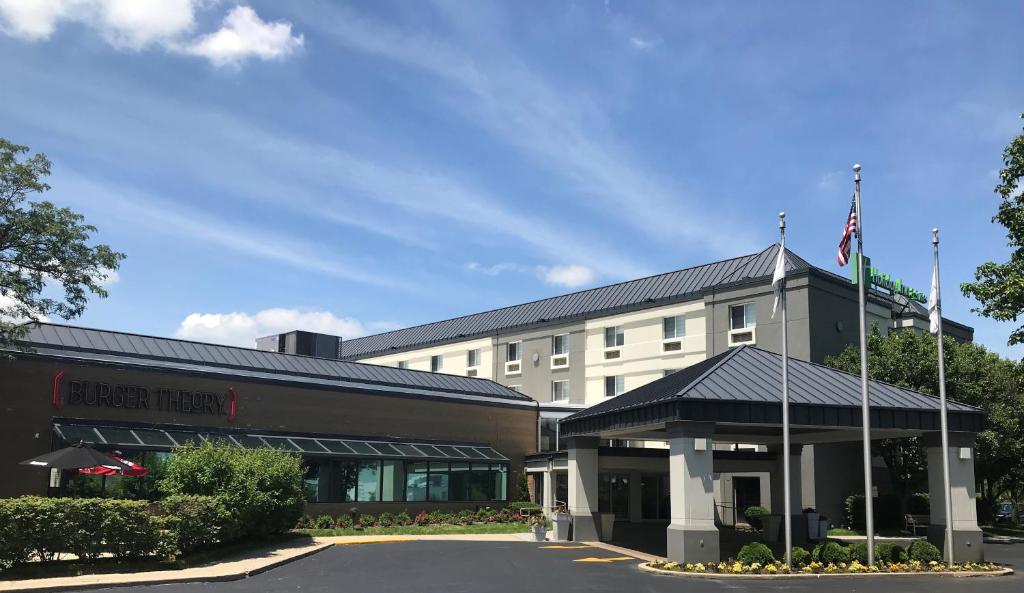 Holiday Inn Hotel & Suites Chicago-Carol Stream/Wheaton photo
