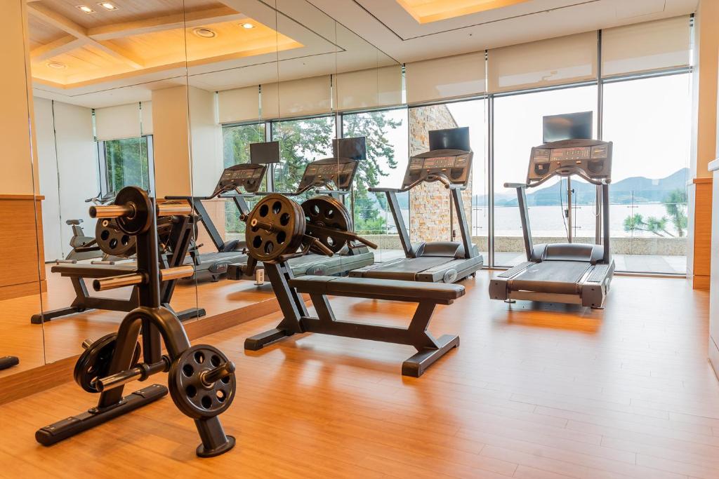 Stanford Hotel and Resort Tongyeong photo