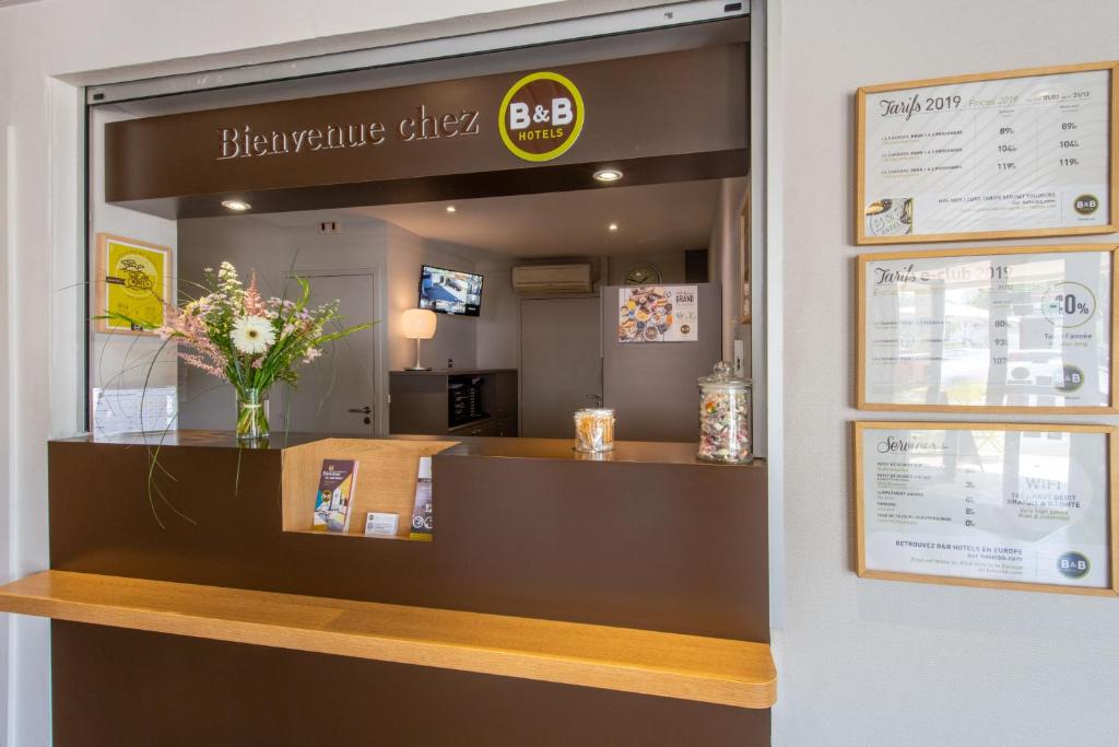 B&B HOTEL La Rochelle Centre photo