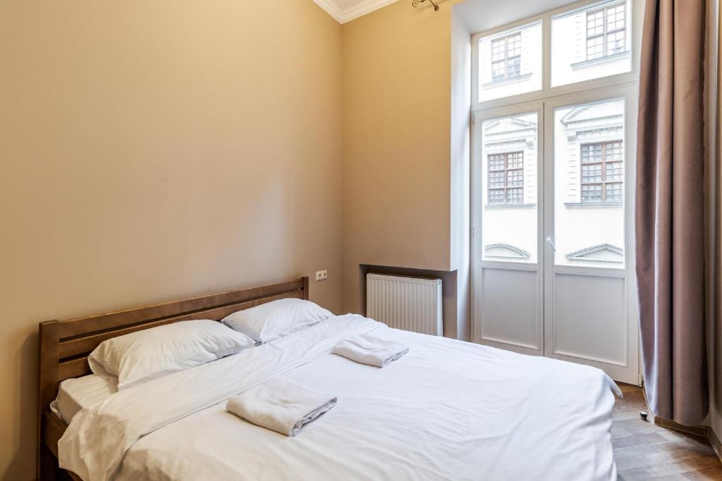 Apartment on Stavropihiiska Street 2, Lvov