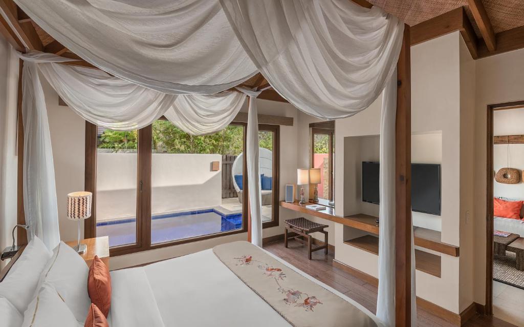 Cebu Crimson Resort and Spa Mactan, Cebu Additional