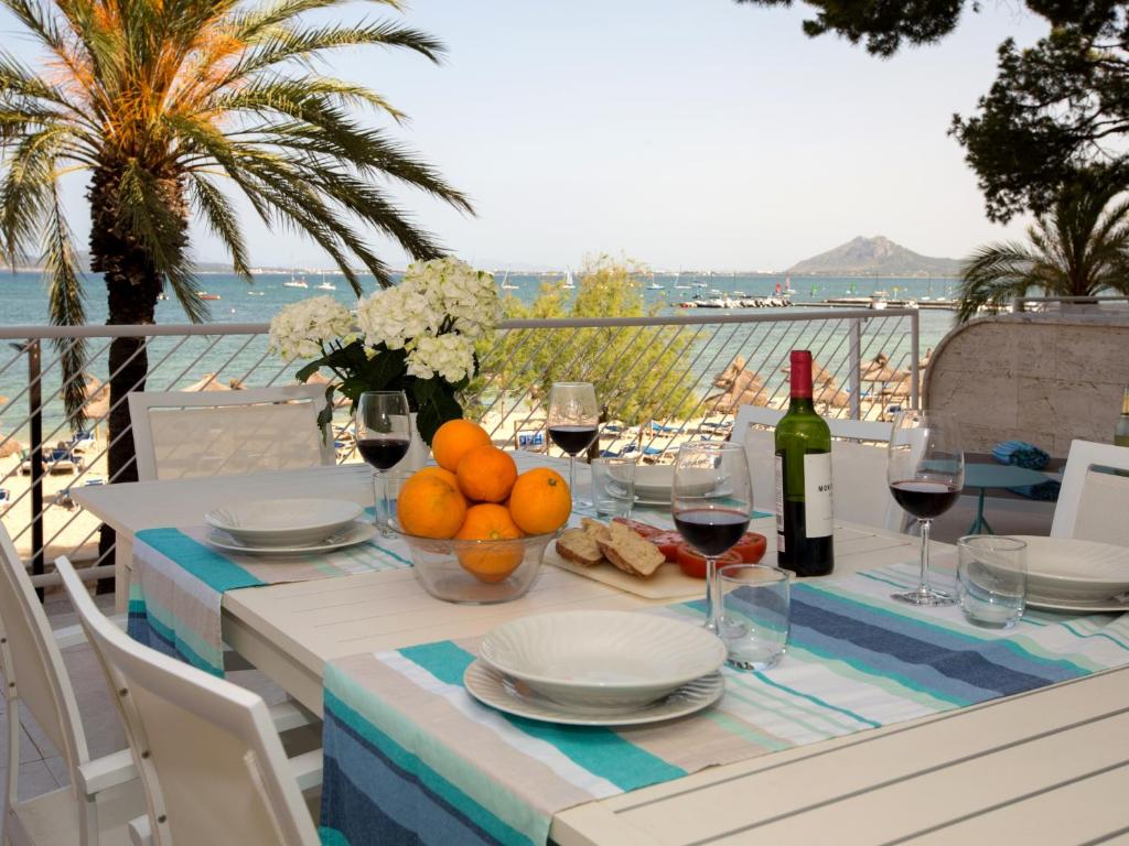 'can ventet' first line beach, Port de Pollença