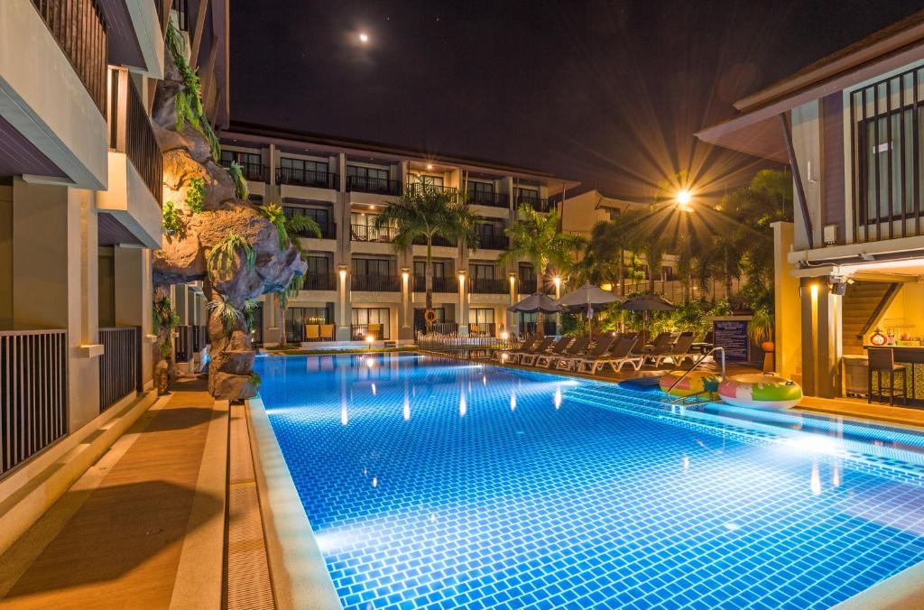 Swimming pool