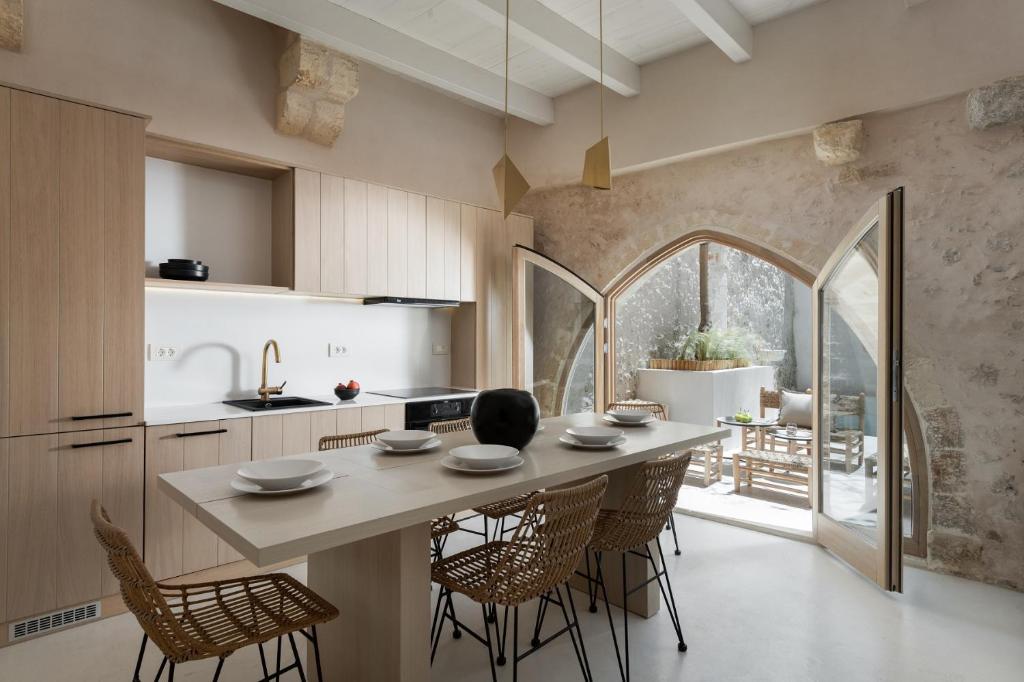 Restaurant, Sutor Chic Manor hotel in Crete Island