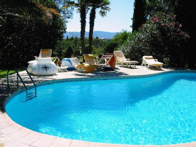 Villa in Frejus with Private Pool  Beach Nearby スイミングプール