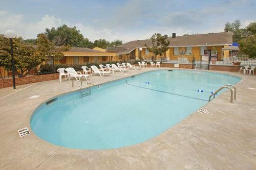 Americas Best Value Inn - Shelby Photo 6