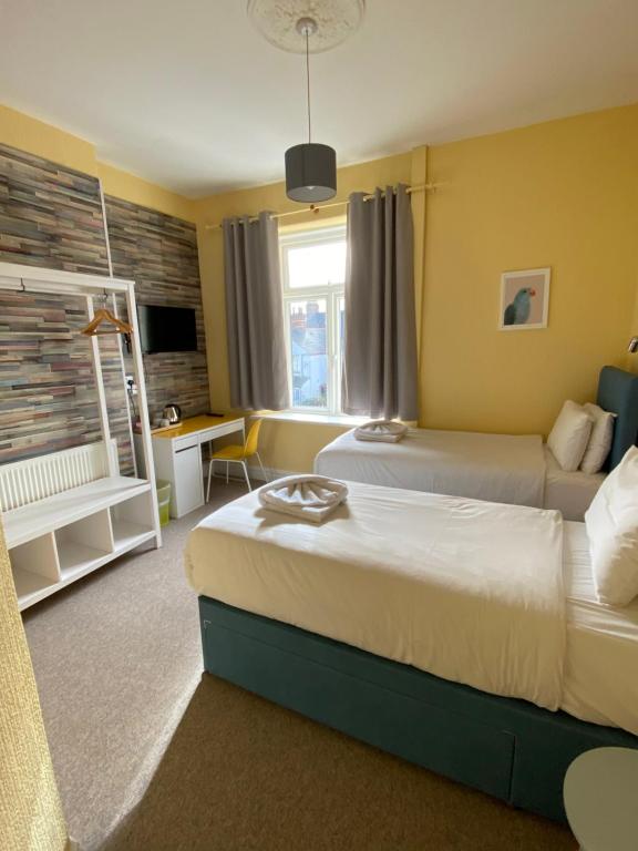 The Suite Cardiff City Centre Private Parking in Cardiff: Find Hotel  Reviews, Rooms, and Prices on