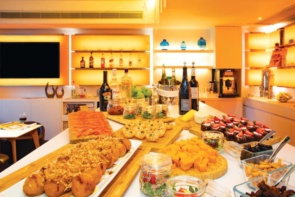 Mâncare şi băutură