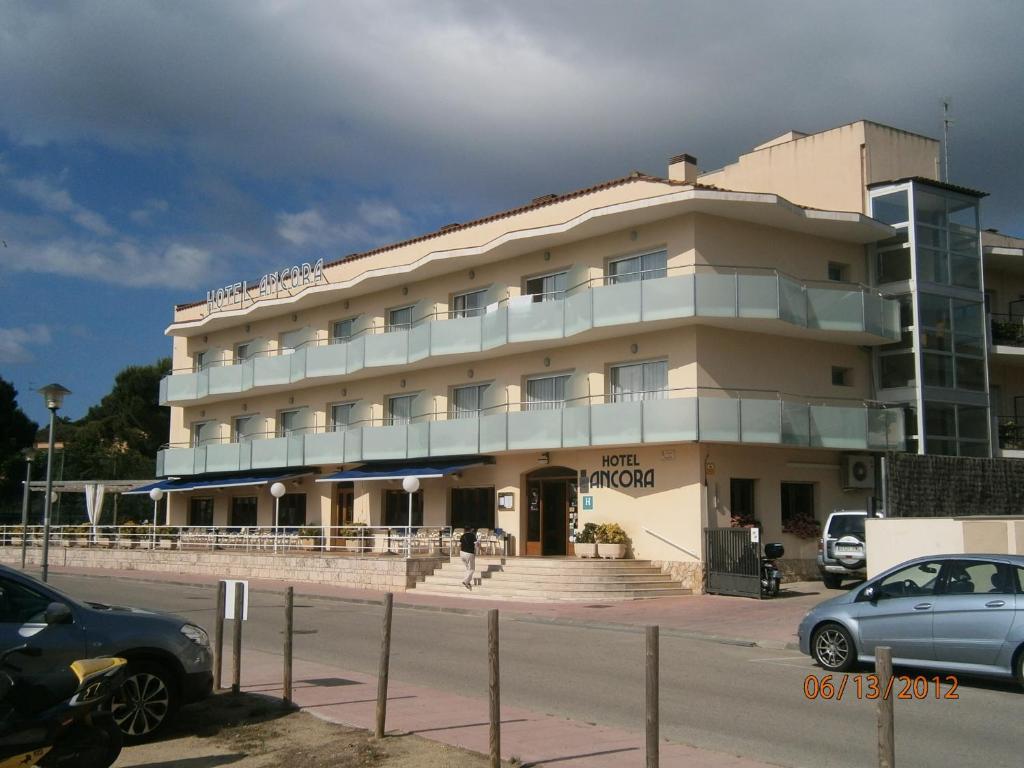 Hotel Ancora — Hotel building in Palamos, Catalonia
