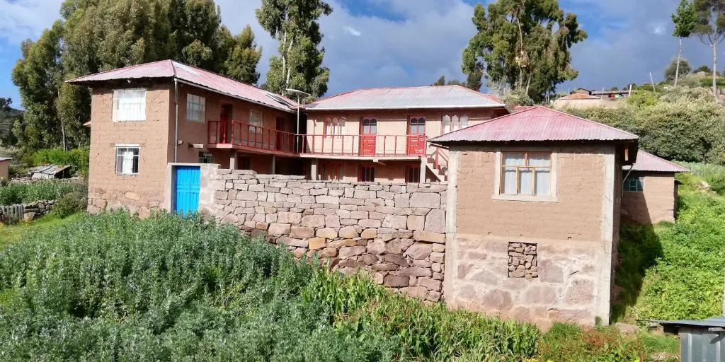 Taquile Hospedaje Mario, hotel in Huillanopampa