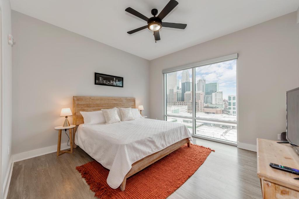 Heaven in Charlotte Fully Furnished Apartments — Hotel in Charlotte (NC)