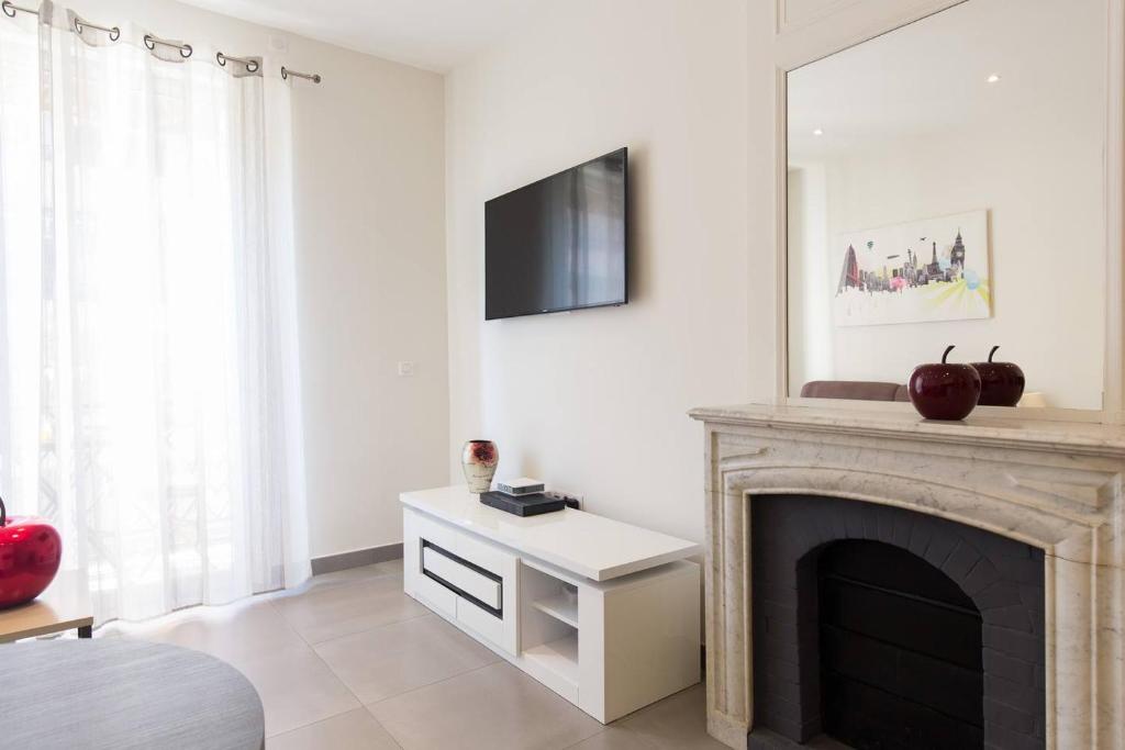 Palais Miramar: 1 bed side sea view photo