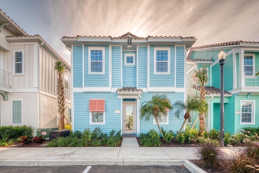 Margaritaville Cottages Orlando by Rentyl with H2O Waterpark — Hotel building in Kissimmee, Florida