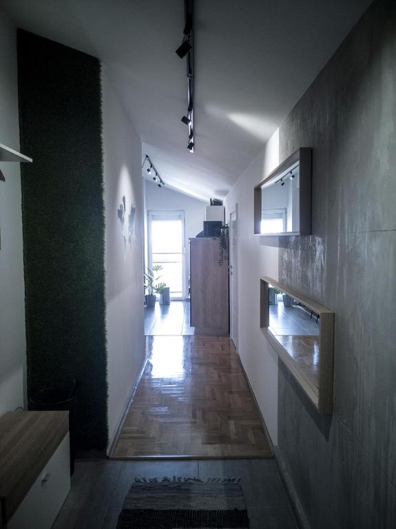 Raw Industrial City Apartment - 2