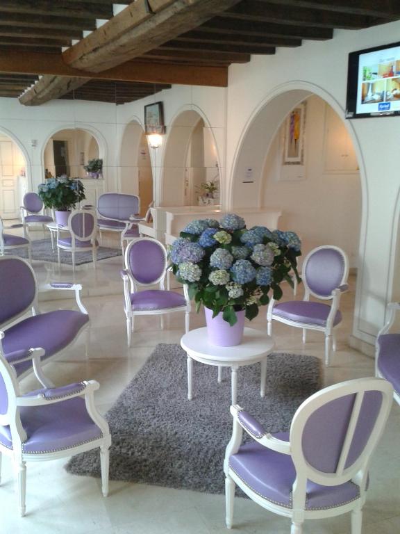 Kyriad Saumur Centre photo