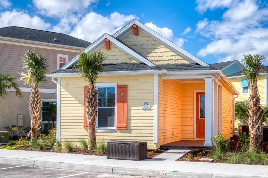 Margaritaville Cottages Orlando by Rentyl with H2O Waterpark — Hotel building in Kissimmee, Florida