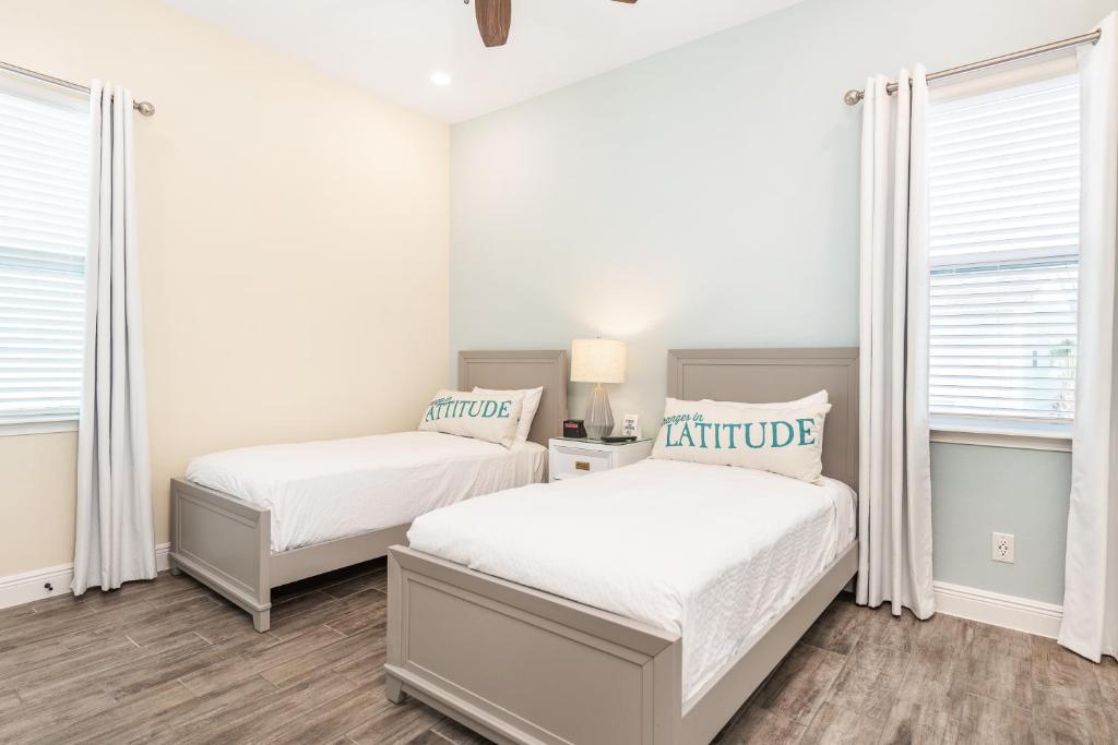 Margaritaville Cottages Orlando by Rentyl with H2O Waterpark — Hotel rooms in Kissimmee, Florida