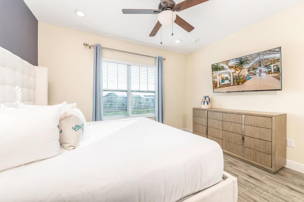Margaritaville Cottages Orlando by Rentyl with H2O Waterpark — Hotel rooms in Kissimmee, Florida