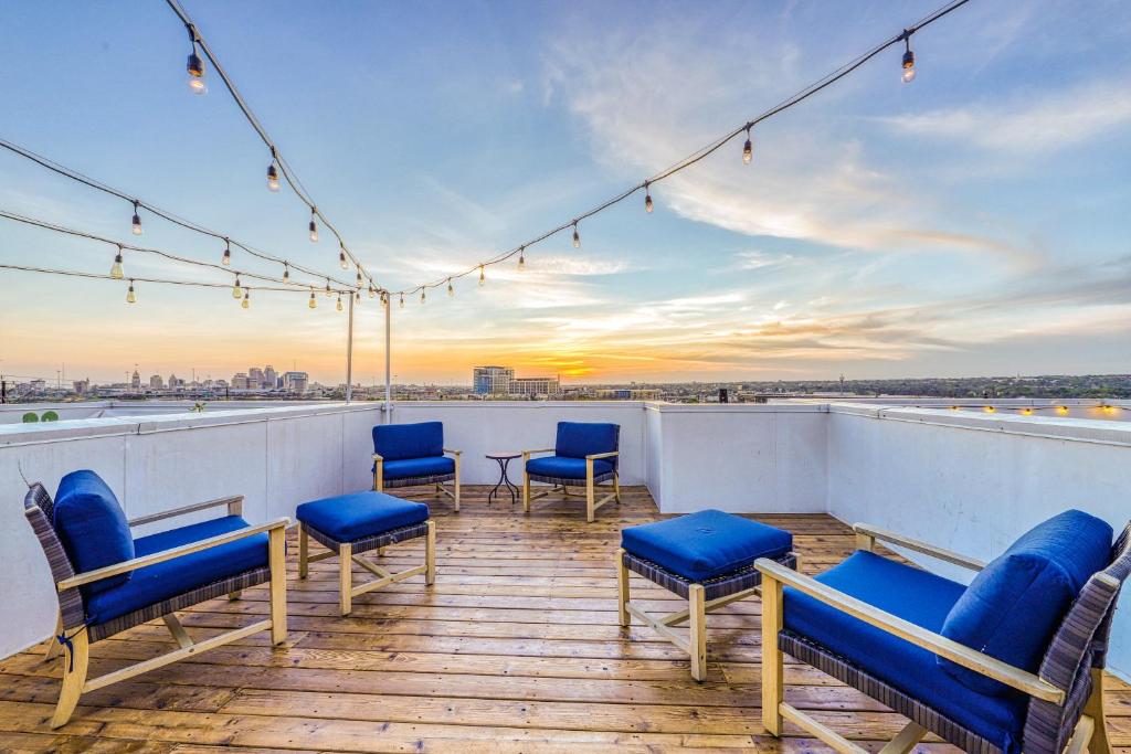 Skyline Stunner, San Antonio