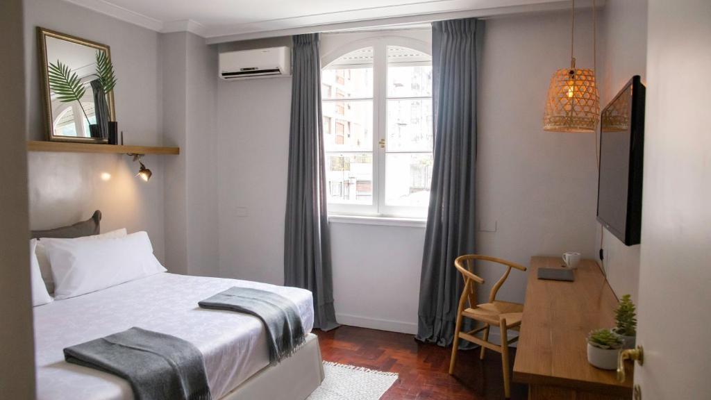{hotel.hotel_name}