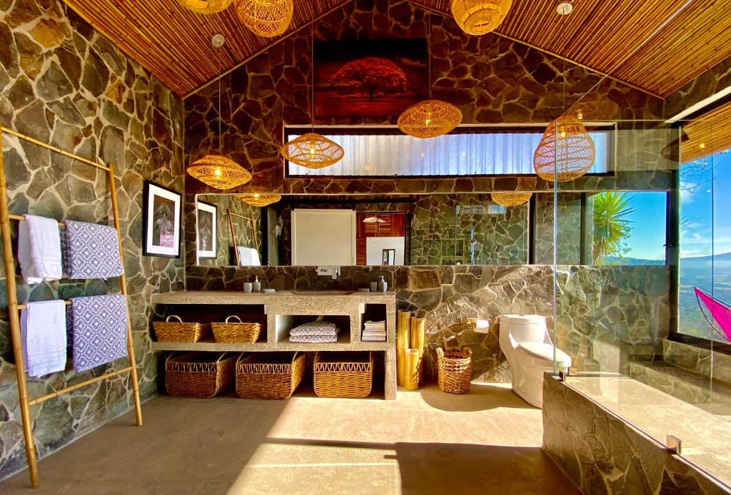 Magic Mountain Views Studio — Hotel in Atenas